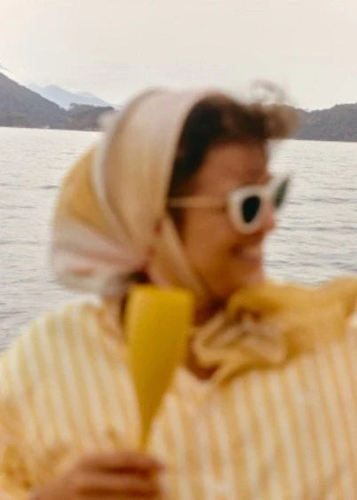 mulher-copo-espumante-sem-alcool