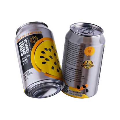cerveja sem alcool maracuja sour n salt sim, duas latas inclinadas